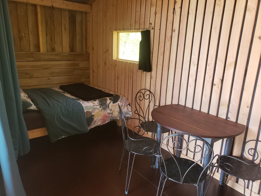 Cabane du domaine du Valdorgère  & Piscine à Bailleul La Vallée (10)