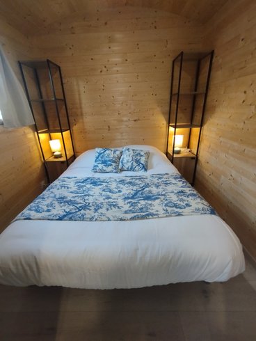 Hébergement AbracadaRoom : La roulotte de L'Orée des 4 chemins & Spa - Image 3