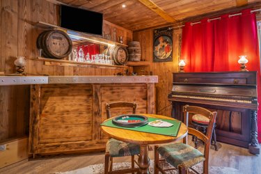 Cabane Le Saloon & Spa à Le Biot (3)
