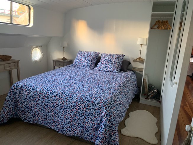 Hébergement AbracadaRoom : Péniche GEMJO - La Cabine Bleue (Lit Double ou 2 Simples) - Image 1