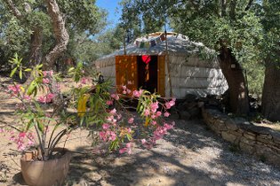 YOURTE AU SOLEIL LEVANT