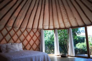 Yourte au coeur du village de Fontvieille