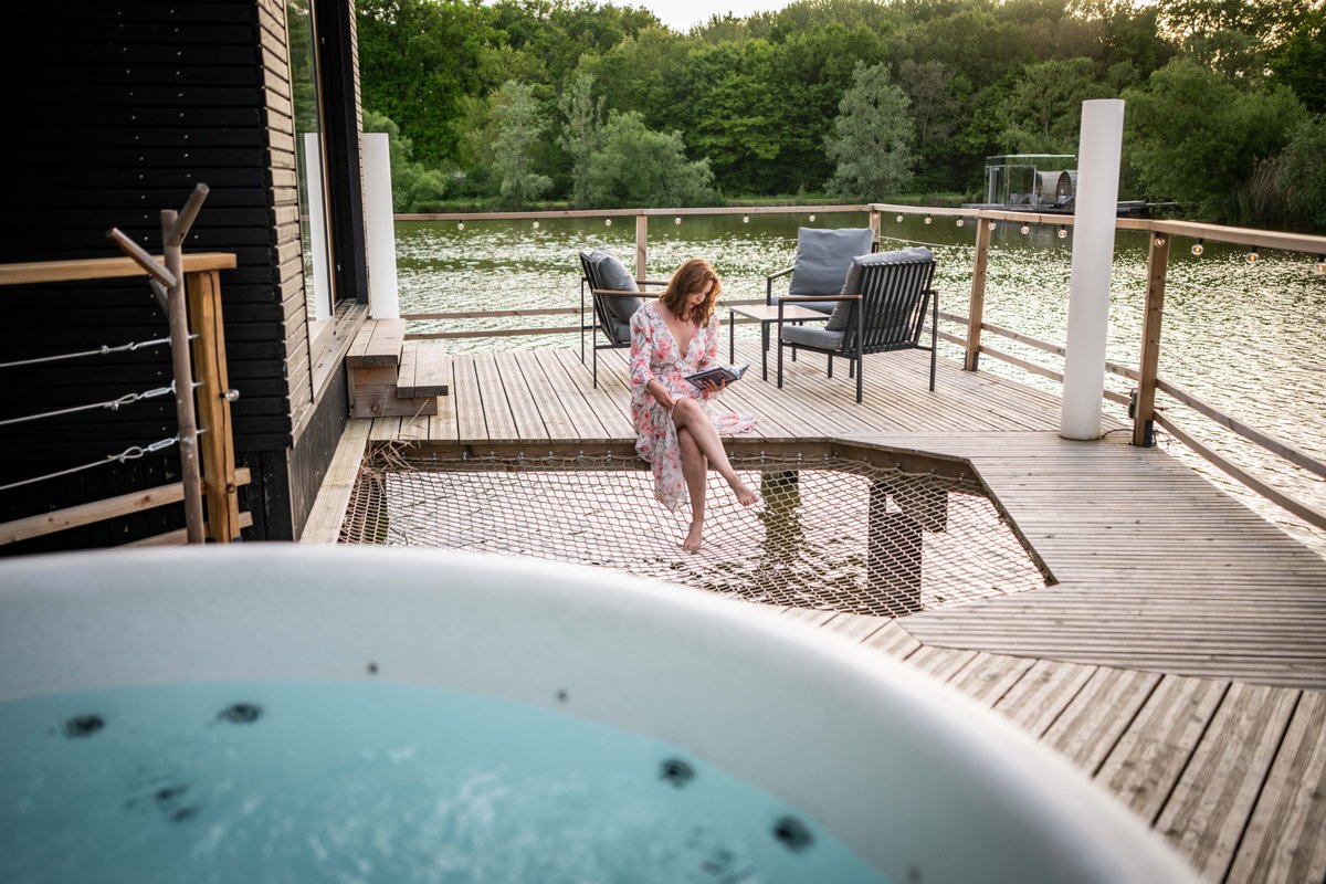 Cabane Spa  Design 6 pers à Bâgé-Dommartin (24)