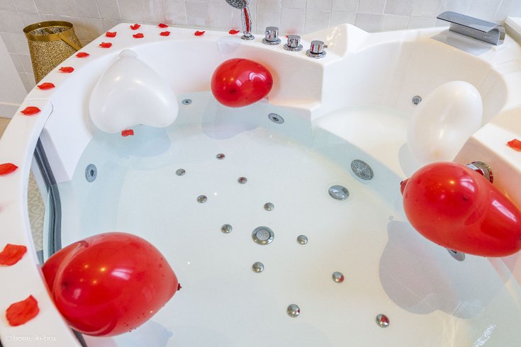 Hébergement AbracadaRoom : Suite 1001 nuits avec Jacuzzi 15min Disney - Image 6