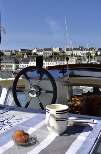 Hébergement AbracadaRoom : Yacht  Time Out, bateau de charme à quai - Image 8