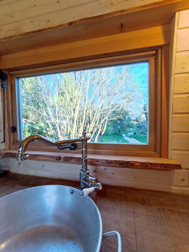 Hébergement AbracadaRoom : La Roulotte du Domaine de la Comté & Spa - Image 10