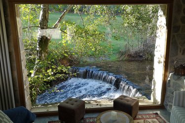 La Chapelle-Moulin & SPA - Nuit romantique "dans une cascade" à Bourg-Argental (1)