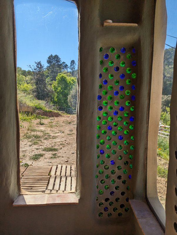 Maison organique à la mauvaise herbe à Barjols (17)