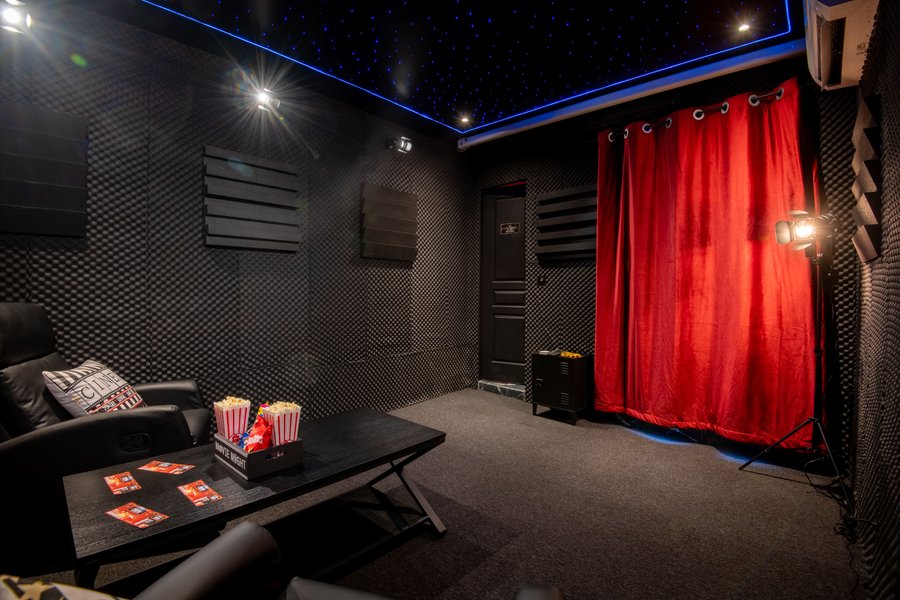 Domaine AbracadaRoom : Cinéma Provence - Image 24