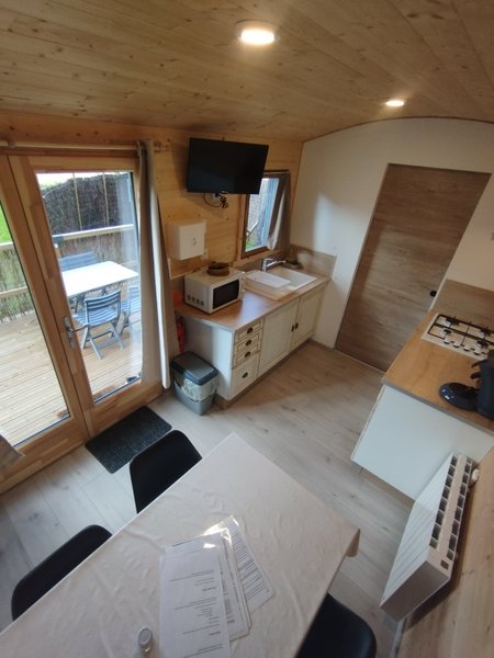 Hébergement AbracadaRoom : La roulotte de L'Orée des 4 chemins & Spa - Image 10