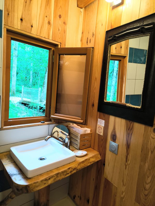Cabane avec spa "Carrelet" PMR ou Familiale à Lamothe-Fénelon (11)