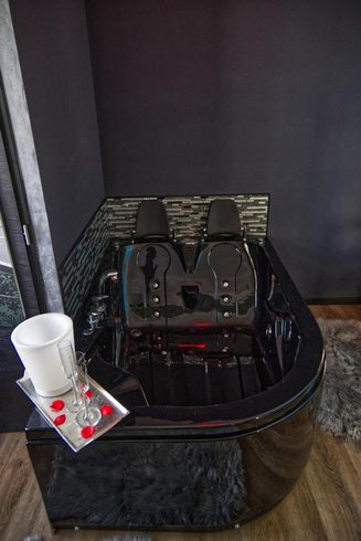 Domaine AbracadaRoom : La Love Room Biterroise - Image 10