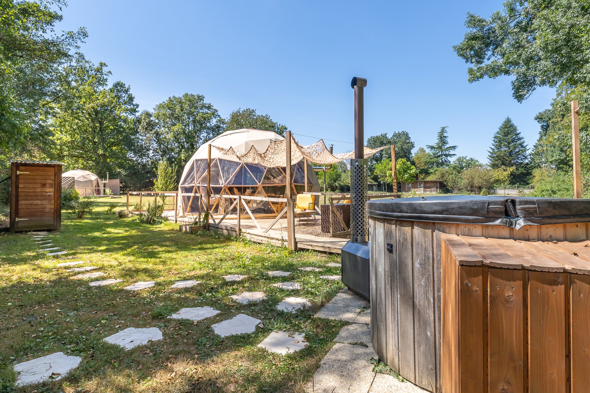 Hébergement UnicStay : Le Grand Dôme et son bain nordique à Biziat