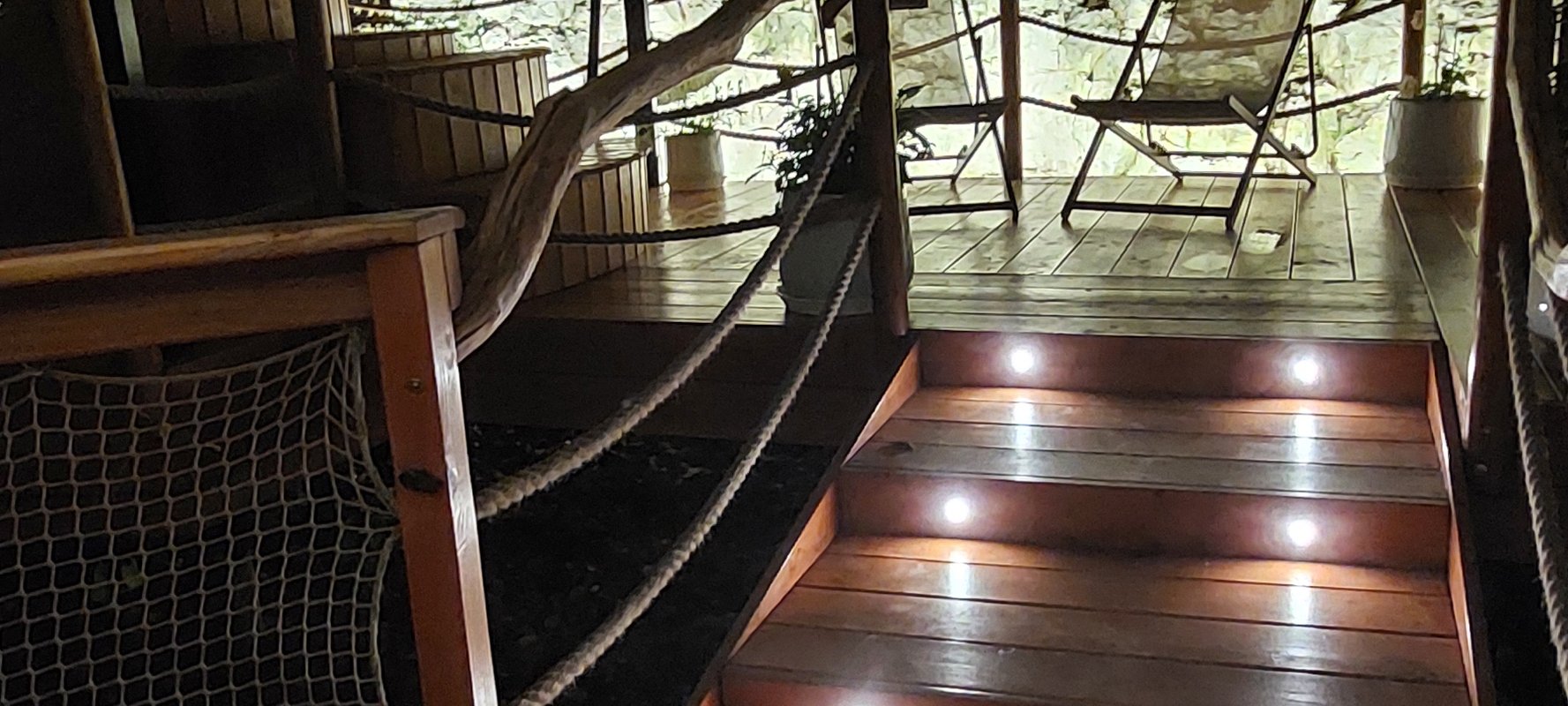 Cabane perchée GAIA & Spa à Sarrant (11)