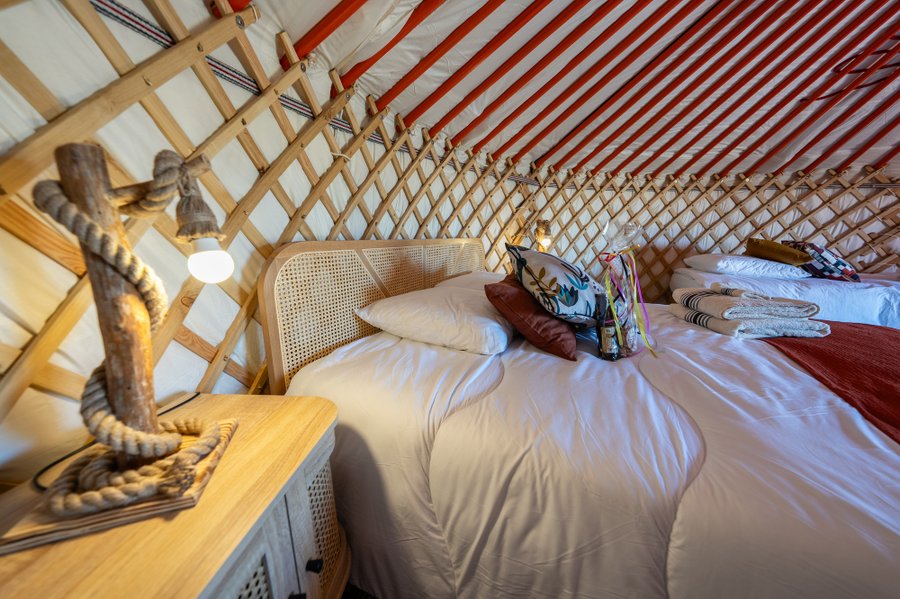 Hébergement AbracadaRoom : L'âne et sa yourte & Spa - Image 22