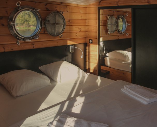 Hébergement AbracadaRoom : Toue Cabanée du Lac de Serre Ponçon - 3 - Image 10