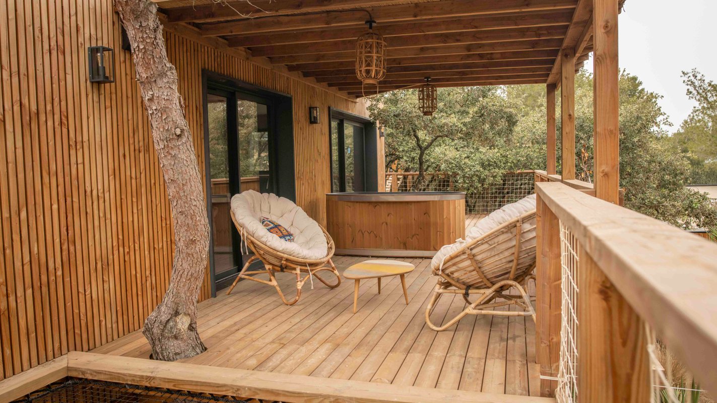 Villa Couple Baignoire Jacuzzi et Filet à Calvisson (4)