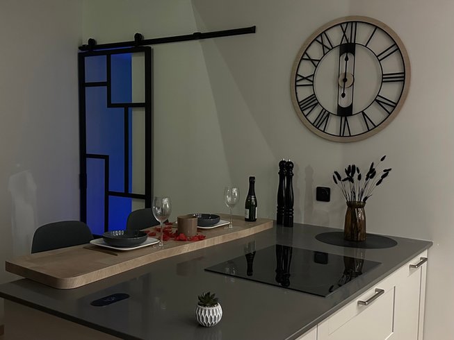 Hébergement AbracadaRoom : L'envol- Spa, Sauna & Vue sur Cherbourg - Image 8