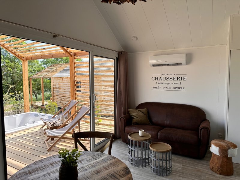 Hébergement AbracadaRoom : Lodge Suite et Spa Rustique - Image 1