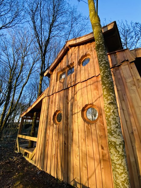 Hébergement AbracadaRoom : La Maison de Merlin, cabane magique avec SPA - Image 4