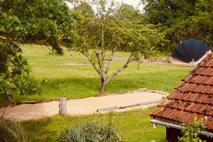 Domaine AbracadaRoom : Bed and Bourgogne - Image 4