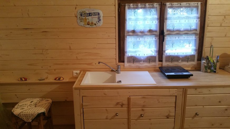 Hébergement AbracadaRoom : Roulotte Provençale - Image 7