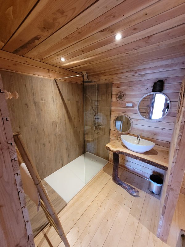 La cabane & spa Cassiopée à Les Salelles (10)