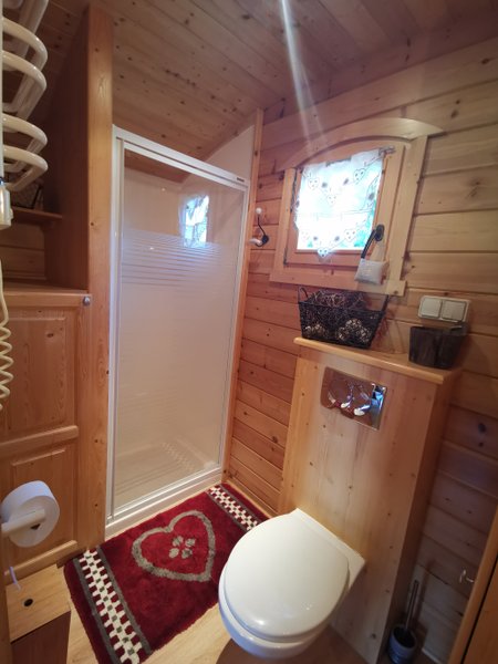 Hébergement AbracadaRoom : Roulotte du Soleil - Image 6