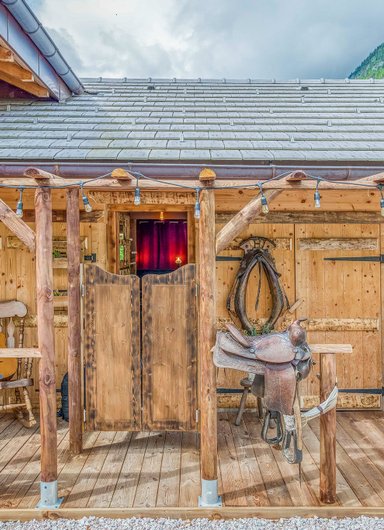 Cabane Le Saloon & Spa à Le Biot