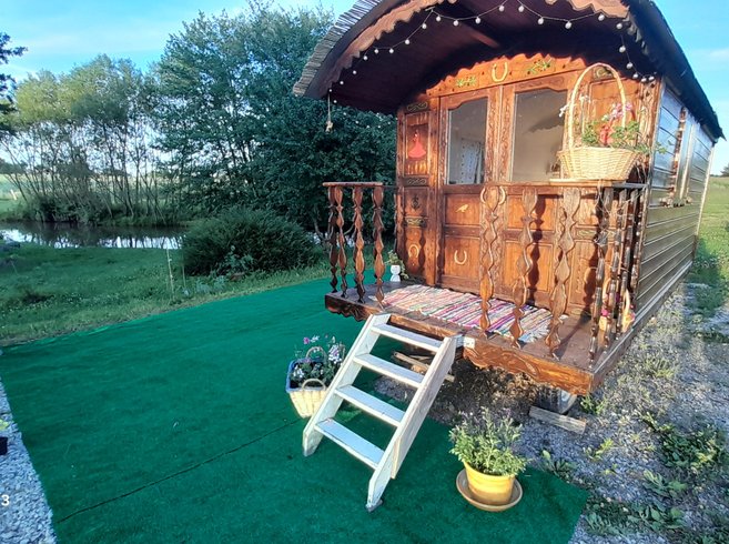 Domaine AbracadaRoom : La Roulotte au bord de l'étang - Image 8