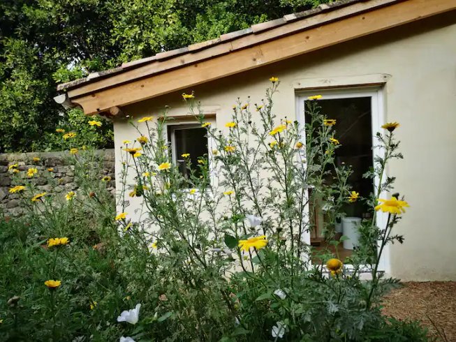 Hébergement AbracadaRoom : Yourte au coeur du village de Fontvieille - Image 8