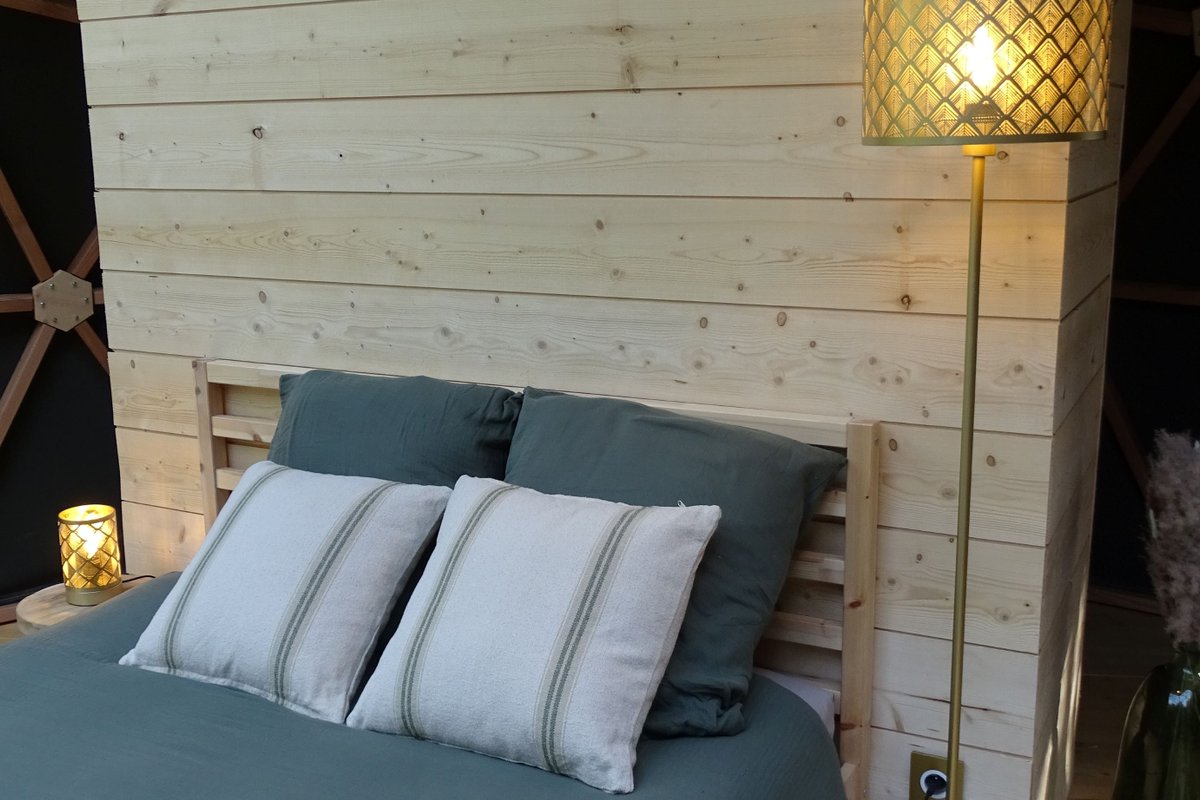 La Bulle Dôme Premium de la Parenthèse Insolite & son bain nordique à Dialan Sur Chaine (8)