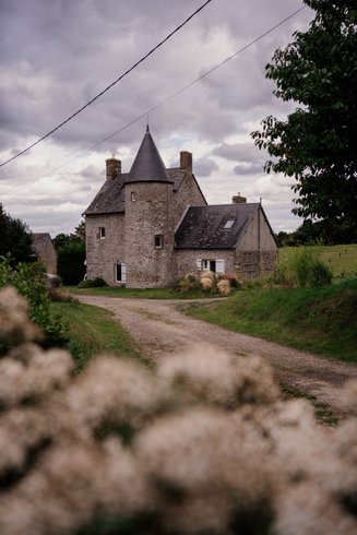 Domaine AbracadaRoom : Un Lit au Pré - Ô Manoir de Glam's - Image 1
