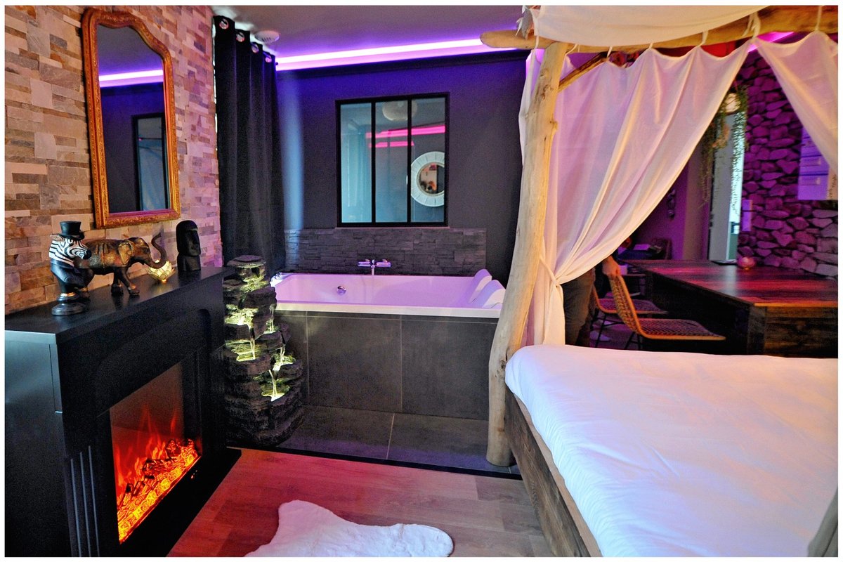 Évasion safari unique, SPA XXL, CASCADE D'EAU, CINÉMA PRIVÉ, 5 min du centre à Bourgoin Jallieu (40)