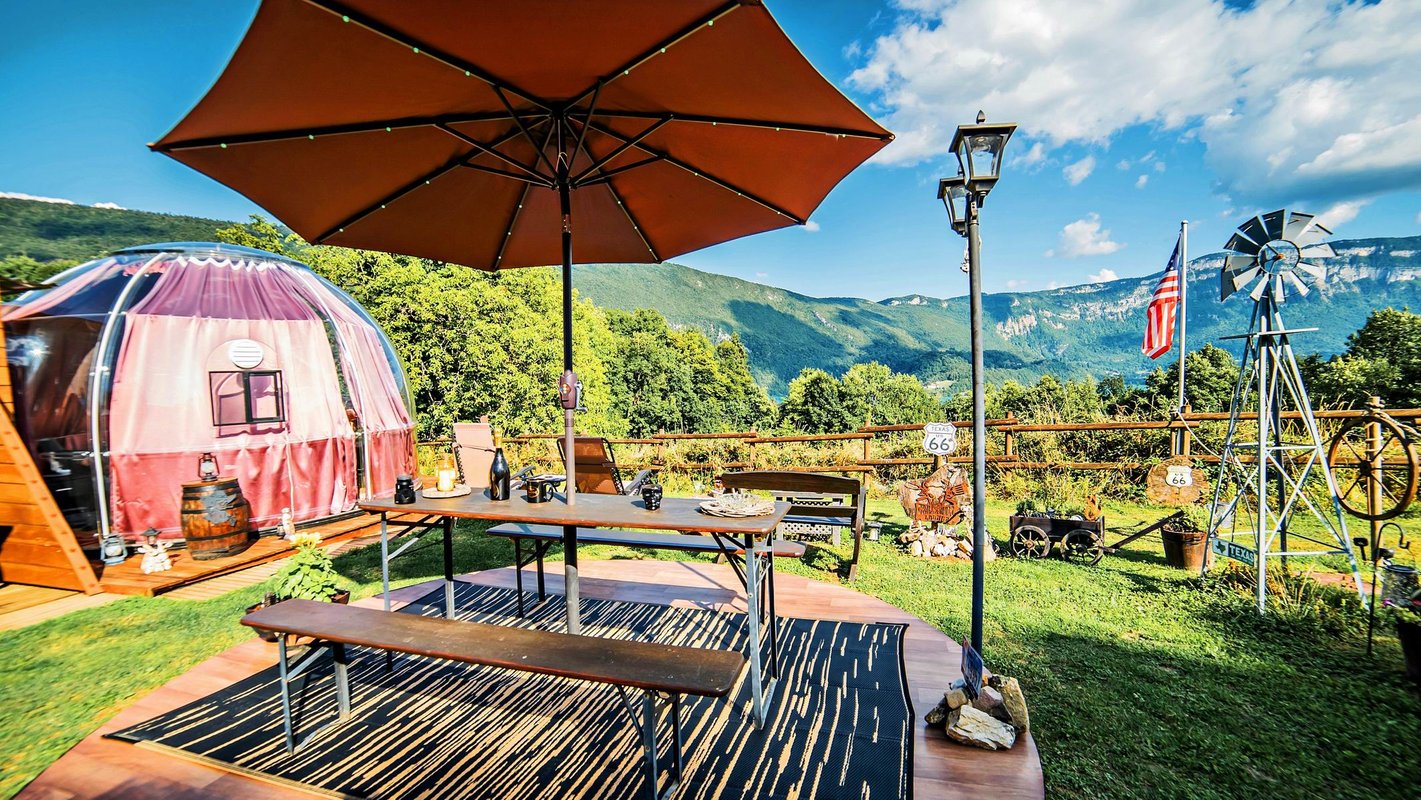 Bulle Texas – Luxe  & SPA – Vue Lac Aiguebelette à Novalaise (11)
