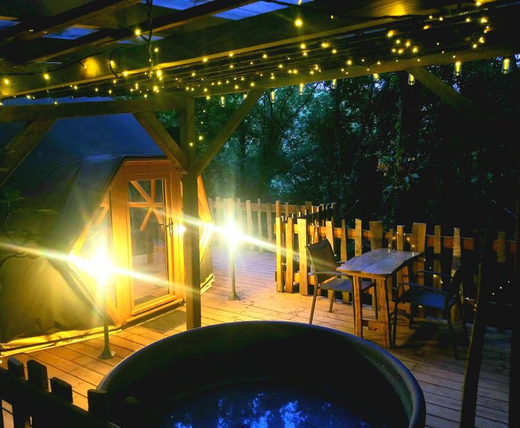 Hébergement AbracadaRoom : Dôme Stonewood sur pilotis & spa - Image 1