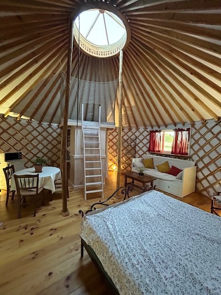 Hébergement AbracadaRoom : Séjour atypique chez Corinne et Jean-Marc - Image 3