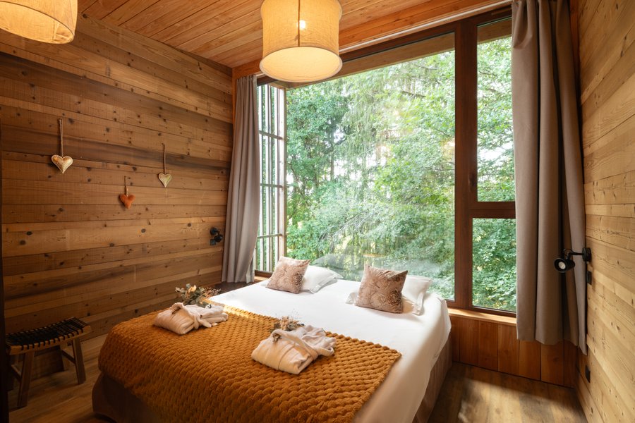 Hébergement AbracadaRoom : Villa Forêt & Spa – Domaine privatisé avec cabanes et espace bien-être - Image 11