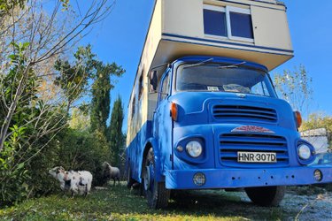 Le Truck-Lodge le ALBION - Spa à Saint-Andiol (1)