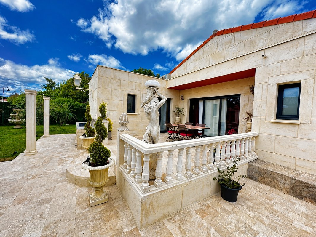 La Villa Rom'Antiqua & Spa privatif à Nefiach (14)