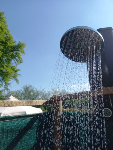 Hébergement AbracadaRoom : Jungle Tent with Vintage Military Ambulance - Image 20