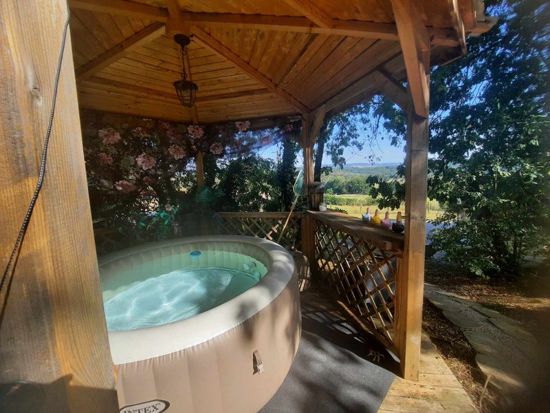 Hébergement AbracadaRoom : Le Tonneau Spa de la Ferme de Layau - Image 2