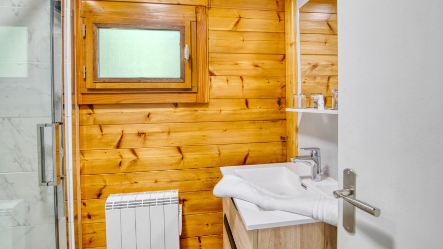 Hébergement AbracadaRoom : Chalet sur pilotis & spa - Image 16