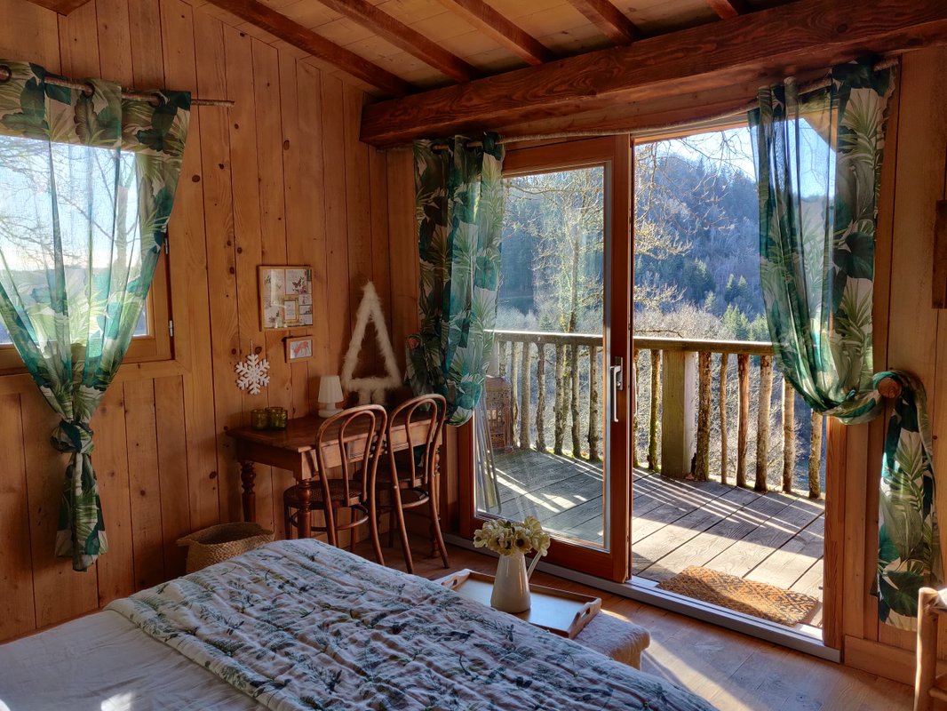 Cabane Tilleul à Singles (1)