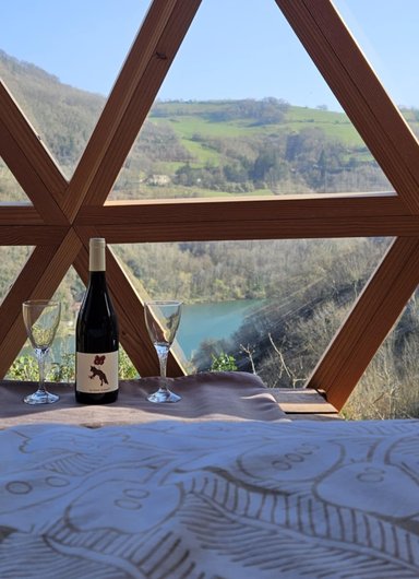 Dôme Sweet Dream & spa avec vue rivière à Réquista