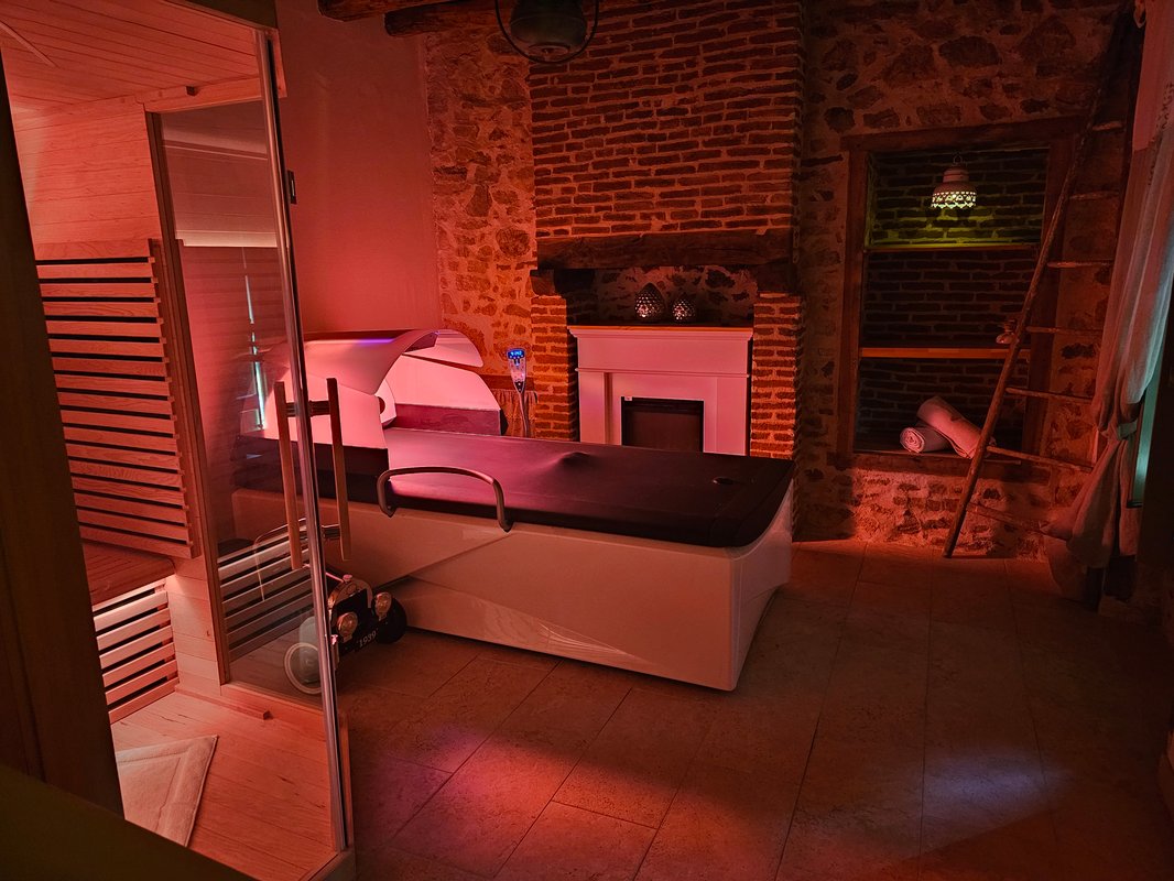 Les 3 Clefs de GaYa - Spa de nage, Sauna, lit hydromassant & relaxation immersive - 4pers. à Saint Jean Ligoure (13)