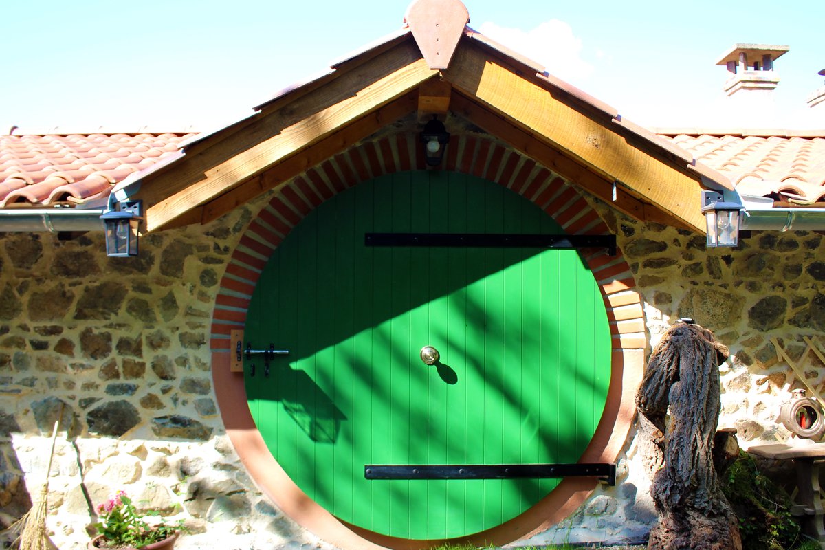 Maison de hobbit à Lantignié (15)