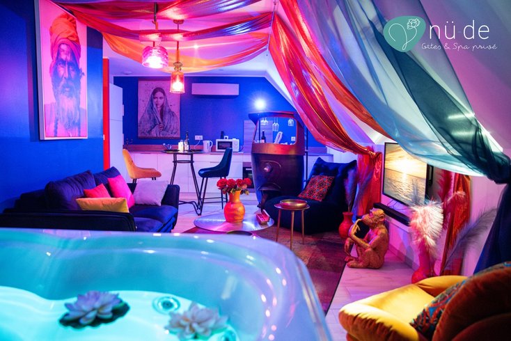 Hébergement AbracadaRoom : Suite Romantique le secret de Kama avec spa, sauna et douche bien être - Image 2