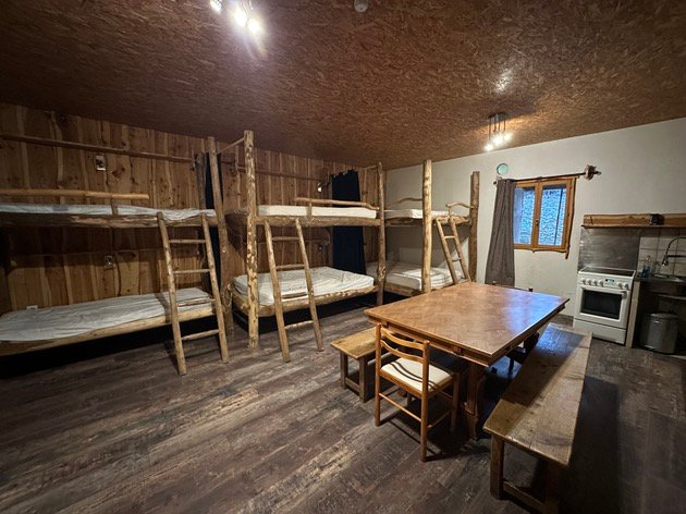 Hébergement AbracadaRoom : Refuge de Balenne - Séjour en groupe auprès de huskies - Image 3