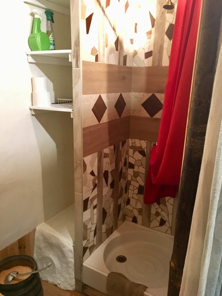 Hébergement AbracadaRoom : Petite cabane en terre-paille - Image 5